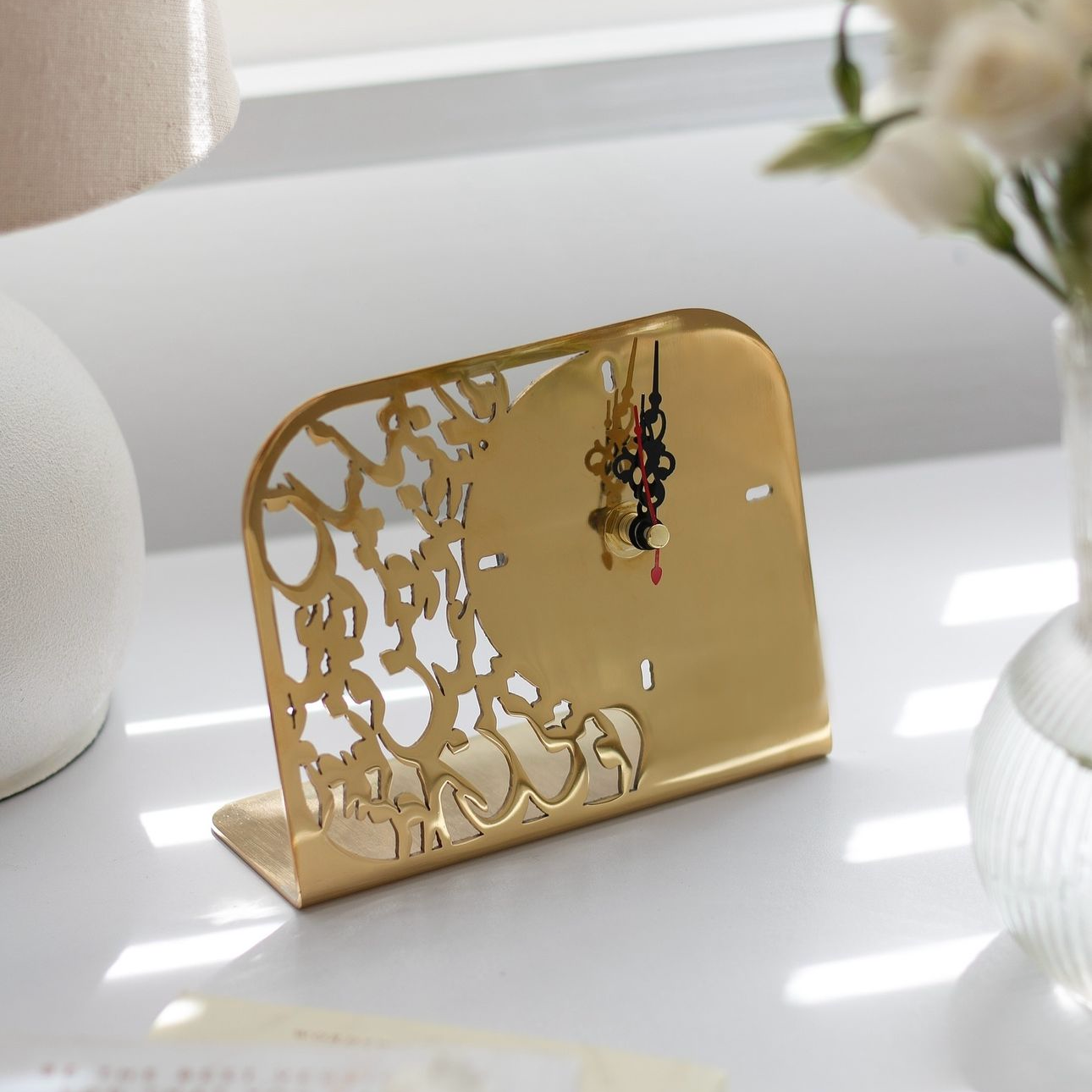 Calligraphy desk clock
