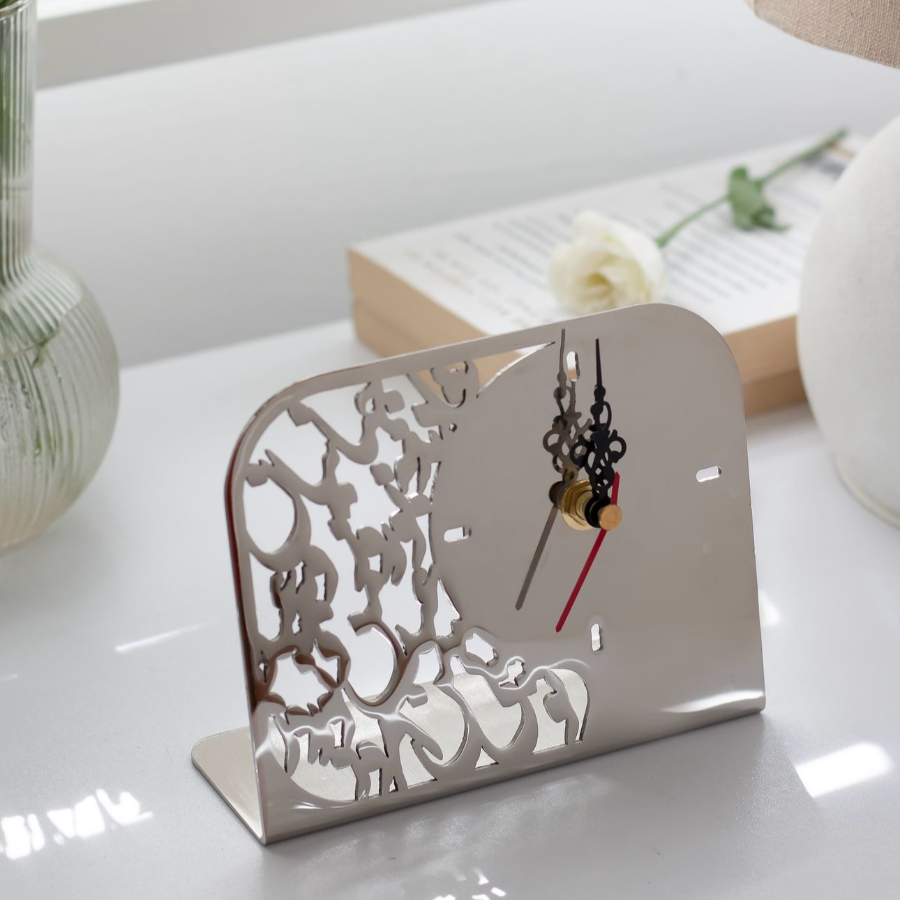 Calligraphy desk clock